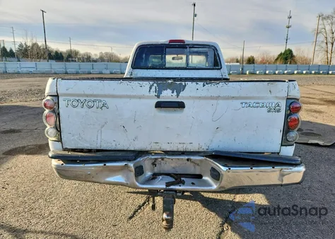 2002 Toyota Tacoma Xtracab z USA, uszkodzony, nr VIN 5TEVL52N72Z073887